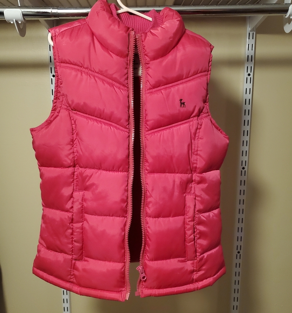 SOLD🚫❌️Old Navy Hot Pink Puffer Vest